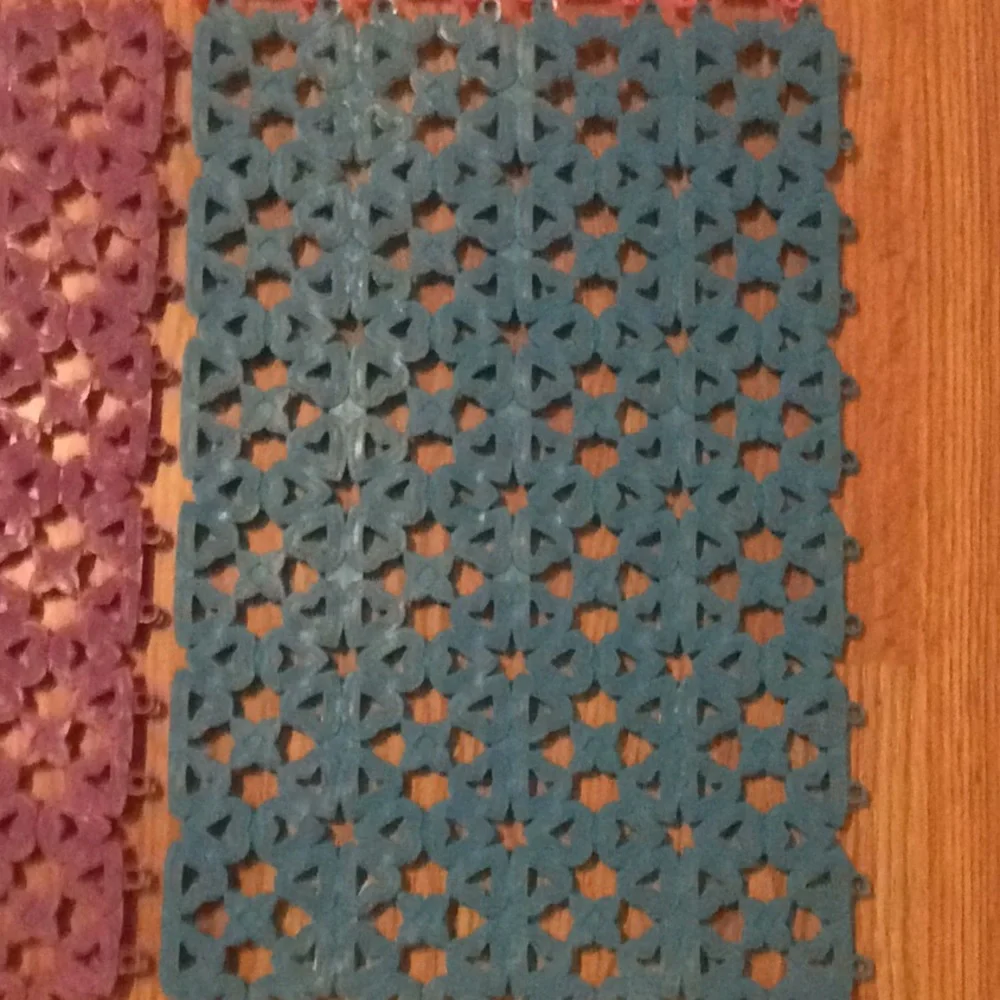 Plastic heart hole splice feet Pad